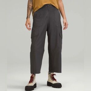 lululemon athletica utilitech HR light cargo pocket crop pant size 28